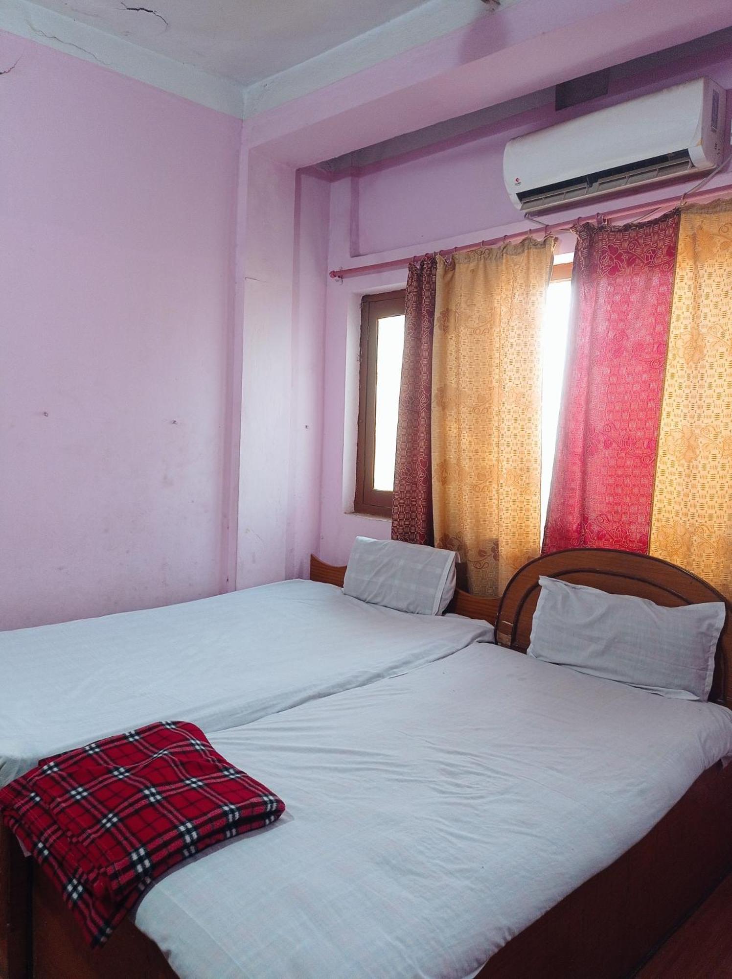 Darshan Namaste Hotel & Lodge Bhairāhawā Bagian luar foto